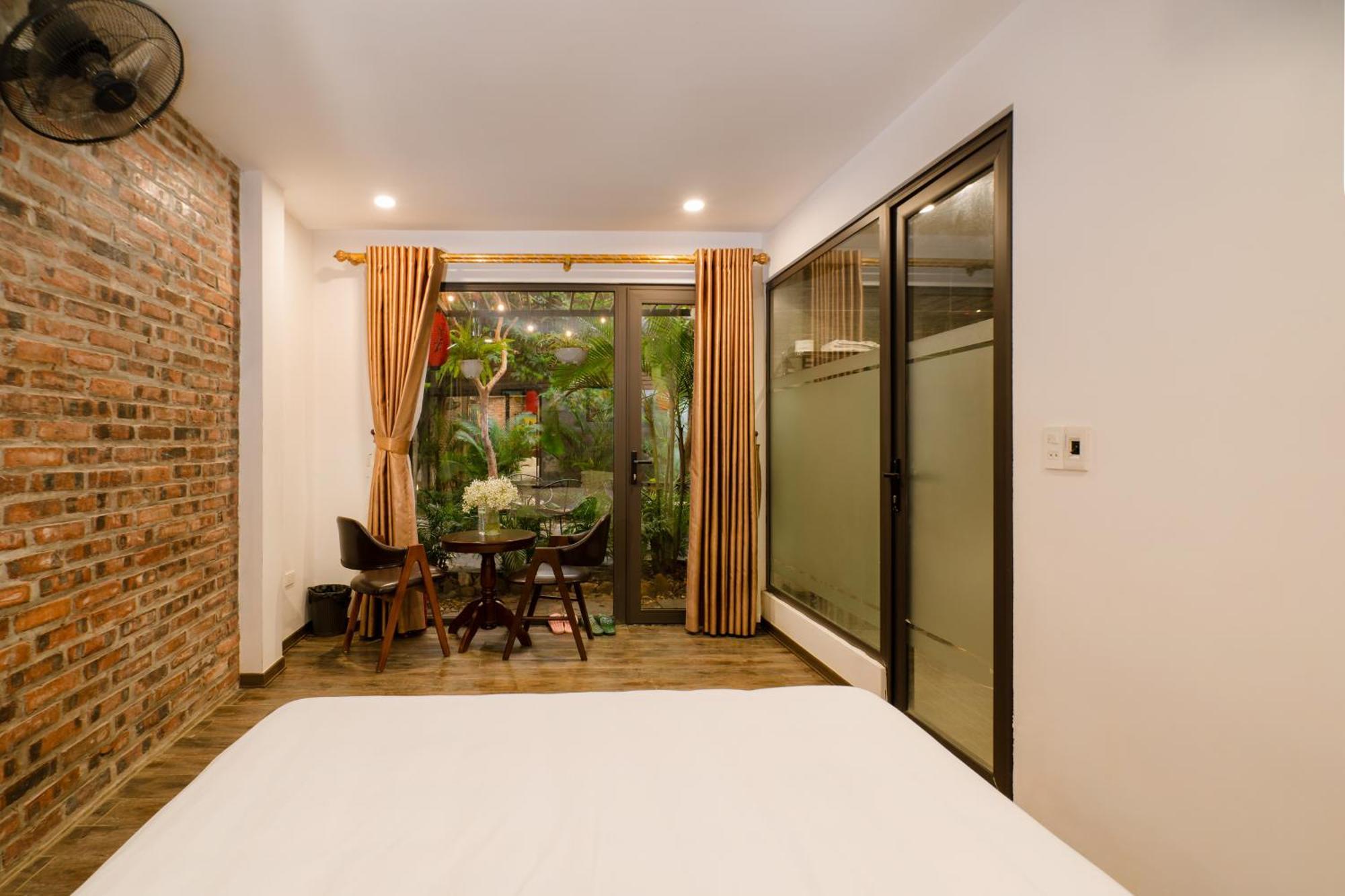 Hotel King Kong 4*